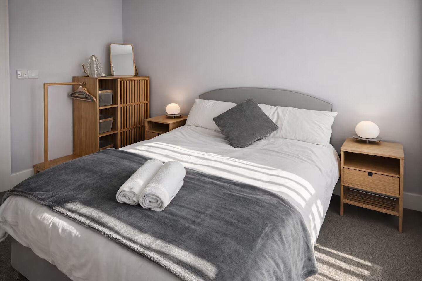 2 bedrooms, iron/ironing board, Internet, bed sheets