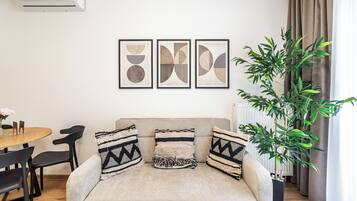 Apartament, balcó | Sala d'estar | Televisor intel·ligent