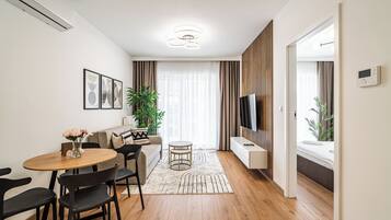 Apartment, Balkon | Wohnzimmer