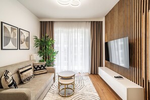 Apartment, Balcony | Living room | Smart TV - RentPlanet - Apartament Przemysłowa (Katowice)