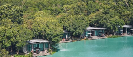 Deluxe Double Room, Lake View | In-room safe, desk, iron/ironing board, free WiFi