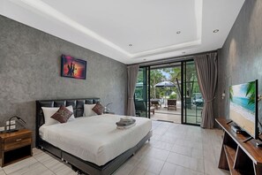 Town House Double Pool View