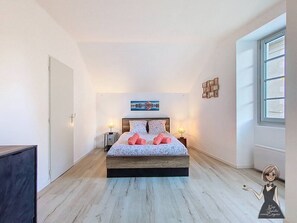 Unclassified image, 2 of 34, button - L’Écume Pyrénéenne, Ambiance Océan près de Lourdes (Coarraze)