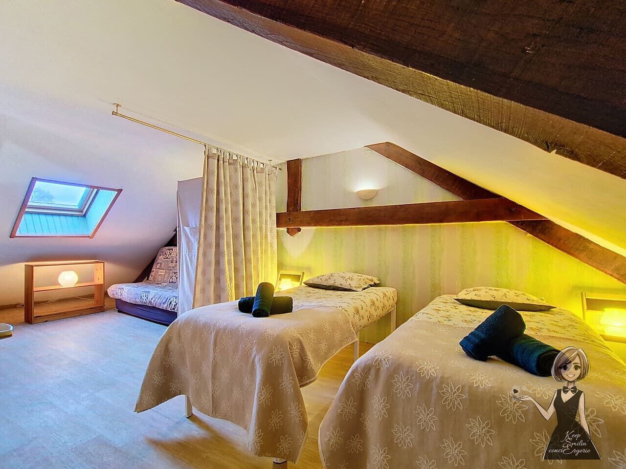 Iron/ironing board, travel crib, WiFi, bed sheets