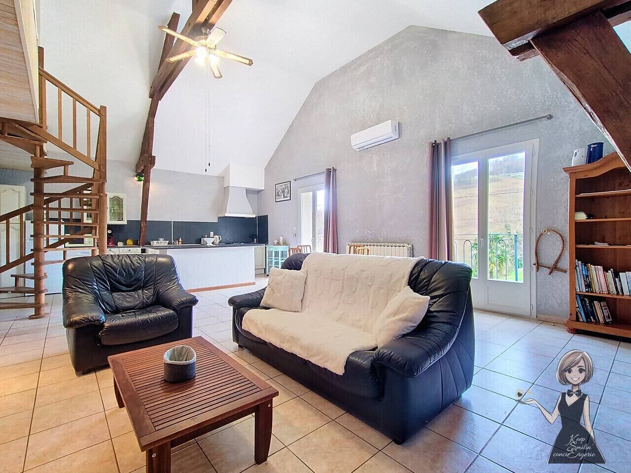 Televisie en een open haard