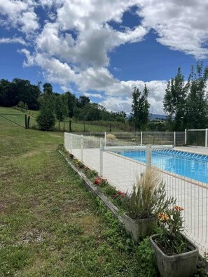 Unclassified image, 5 of 24, button - Gîte Cazette, un coin de Paradis au cœur du Béarn. (Ance Féas)