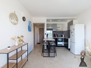 Fridge, microwave, oven, coffee/tea maker - Le Panorama, vue exceptionnelle à 2 pas de la gare (Pau)