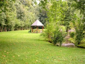 Property grounds - Moulin Vrindavan, Havre de paix en pleine nature. (Eysus)