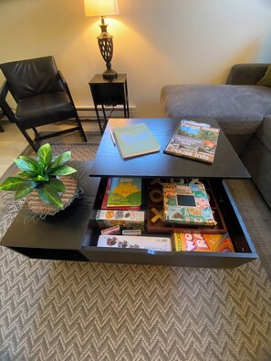 Games room - Minutes to Yellowstone ~ Enjoyable 2-bedroom in Gardiner (Gardiner)