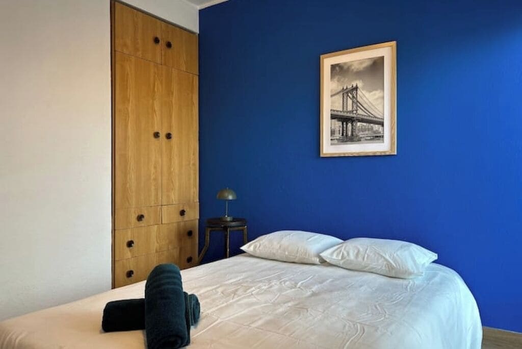 5 chambres, fer et planche à repasser, Wi-Fi, draps fournis