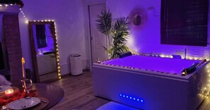 Unclassified image, 3 of 8, button - Vrbo Property (Saint-Prix)