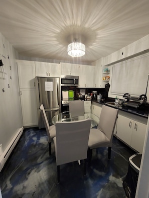 Northside Comfort! Pet Friendly Budget Rental close to HSC and The ...