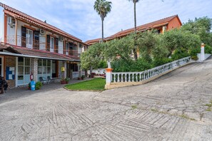 Exterior - Studio Apartment 'Maltas 6' with Shared Terrace, Wi-Fi and Air Conditioning (Corfu)