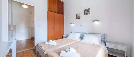 1 habitación, wifi y ropa de cama