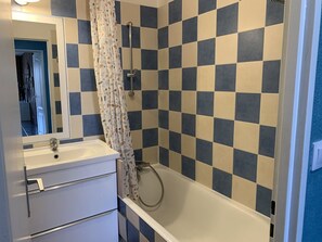 Bathroom - Apartment with AC, sea view - 4 guests (Hyères)