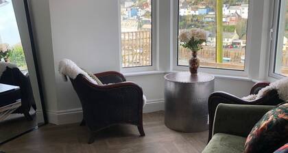 Terrace View
Stunning views of Looe Harbour