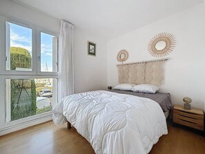 2 bedrooms, WiFi - Marina Saphirre-Port Ulysse -P2 (Le Grau-du-Roi)