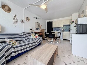 TV - Superb Studio cabin facing the sea (Le Grau-du-Roi)