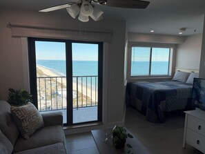 1 bedroom, iron/ironing board, free WiFi, bed sheets - Sea Shells II_Beach Views From Bed (Myrtle Beach)