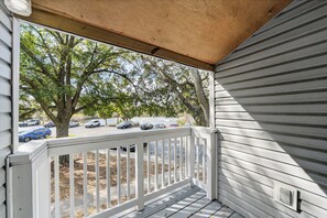 Property grounds - Modern 1BR with Premium Finishes (Winter Springs)