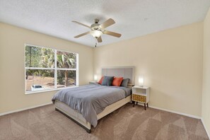 1 bedroom, desk, iron/ironing board, travel cot - Bright & Comfy 2BR Home Away (Winter Springs)