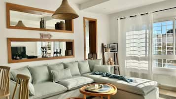 Apartment, 1 Bedroom | Living room