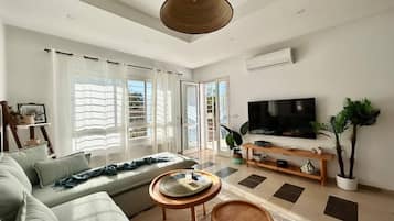 Apartment, 1 Bedroom | Living room