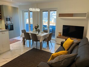 TV - Zagosta apartment in Verbania with balcony (Verbania)