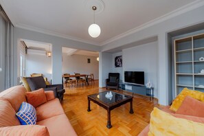 Luokittelematon kuva, 2 kautta 46, painike