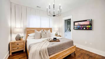 House | 8 bedrooms, Internet