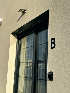 تفاصيل الفندق من الخارج