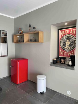 المنشأة من الداخل