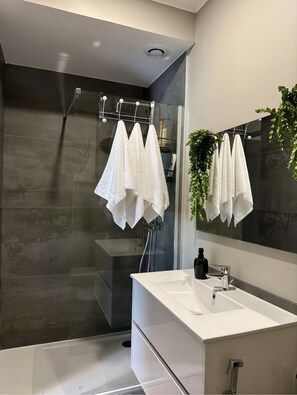 Unclassified image, 5 of 25, button - Vrbo Property (Sablet)