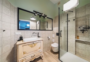 Studiosvit | Badrum | Handdukar, tvål, schampo och toalettpapper