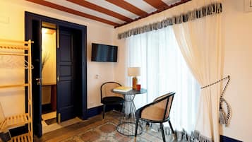 Klassieke tweepersoonskamer | Dineren