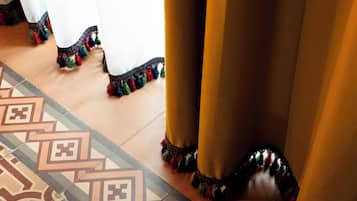 Deluxe kamer, balkon | Interieur