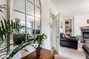 Interior - Spacious self contained historical apartment in a central and level location (Falmouth)