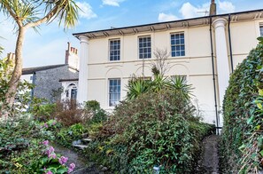 Exterior - Spacious self contained historical apartment in a central and level location (Falmouth)
