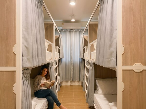 Blackout curtains, free WiFi