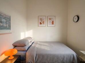 Comfort Single Room, 1 Double Bed, Non Smoking, Microwave | Blackout drapes, free WiFi - Cozyheim Hostel (Bangkok)