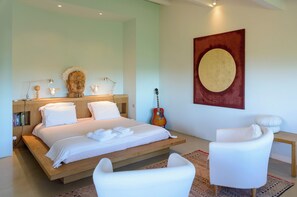 7 chambres, fer et planche à repasser, Wi-Fi, draps fournis
