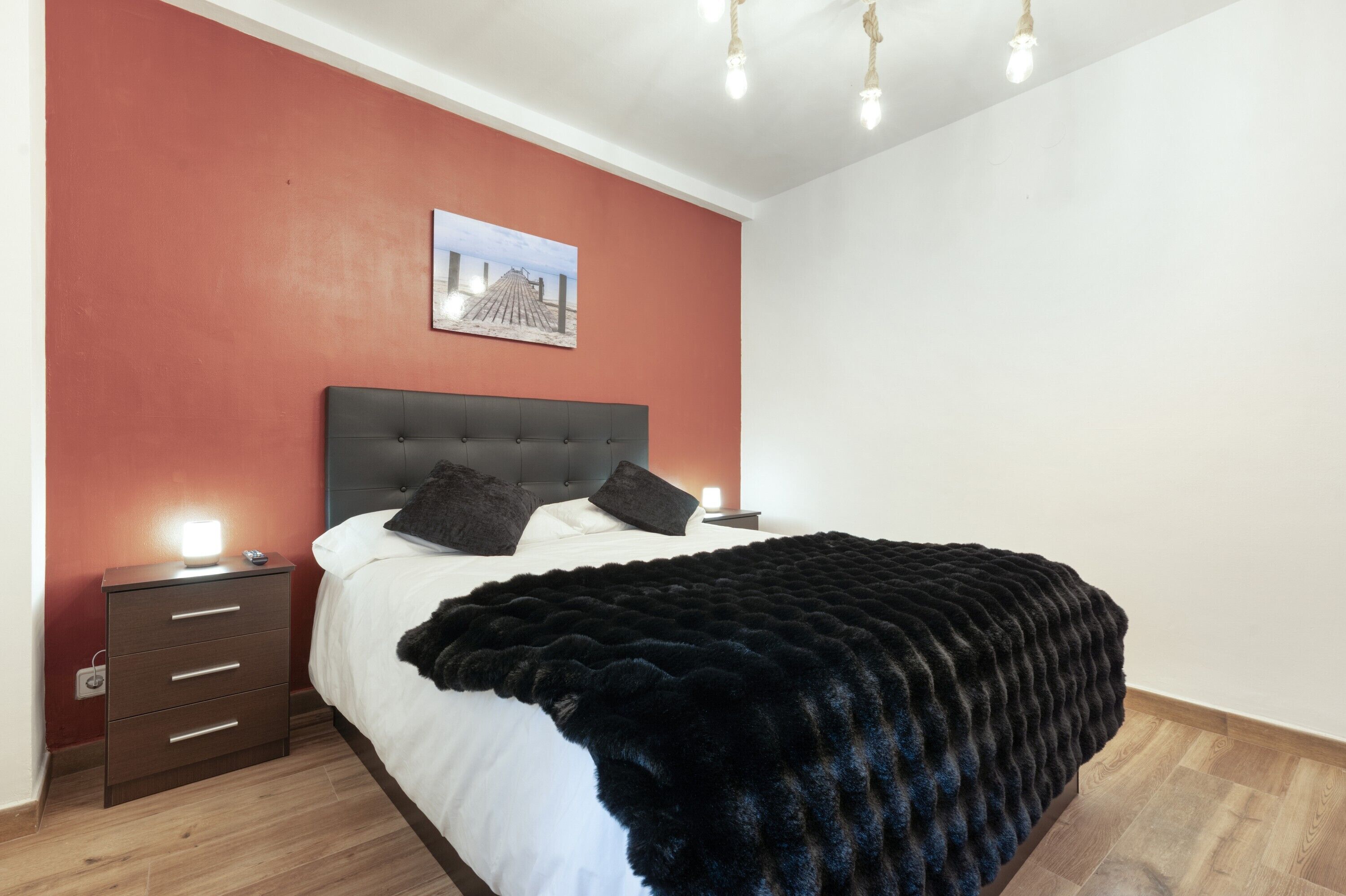 Iron/ironing board, WiFi, bed sheets, wheelchair access