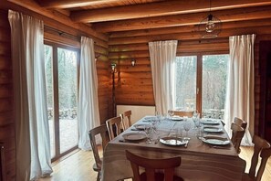Dining - Your cozy wooden forest house in the Soonwald forest (Gemünden)