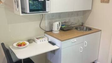 Room, 1 Bedroom, Balcony | Interior