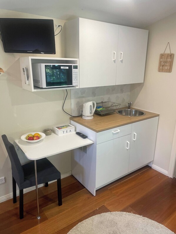 Room, 1 Bedroom, Balcony | Interior