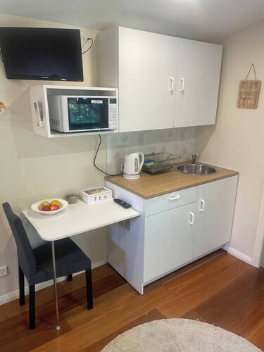 Room-dee's Front Studio Room