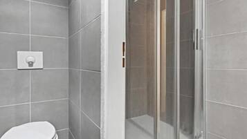 Apartamento, 2 habitaciones | Baño