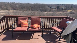 Property grounds - Elegant and Charming 4-bedroom house with AC in West Dundee (West Dundee)