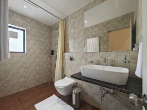 Family Room | Bathroom - Hotel Shivam by Greenwoods Resorts (Kudal)