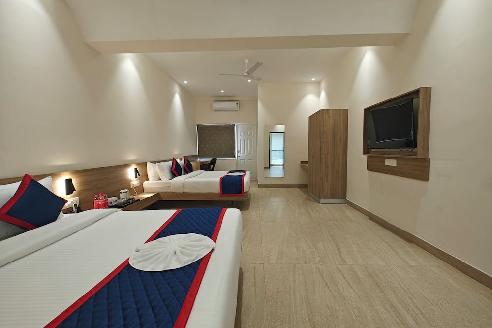 Hotel Shivam by Greenwoods Resorts - Charathe